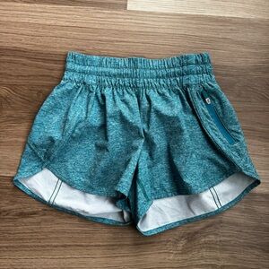 Lululemon Hotty Hot 2.5” Shorts Size 4 Small Heathered Teal  No Liner
